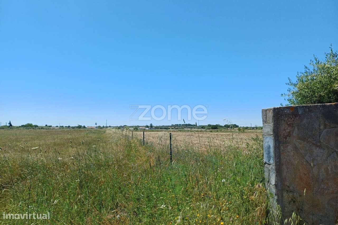 Terreno com 10.070 m2 em Évora (Courelas da Toura) - Grande imagem: 2/18