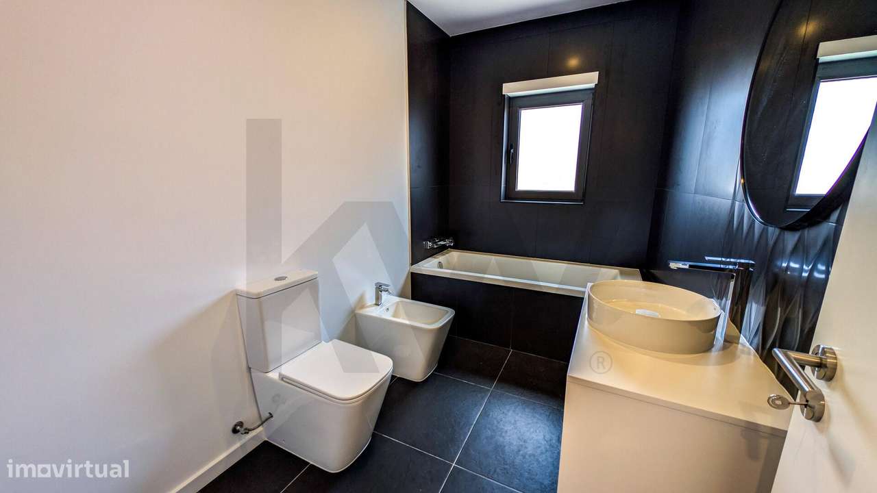 Moradia nova T4+2 Mobilada com Vista Montanha em Lordelo – Vila Real-43
