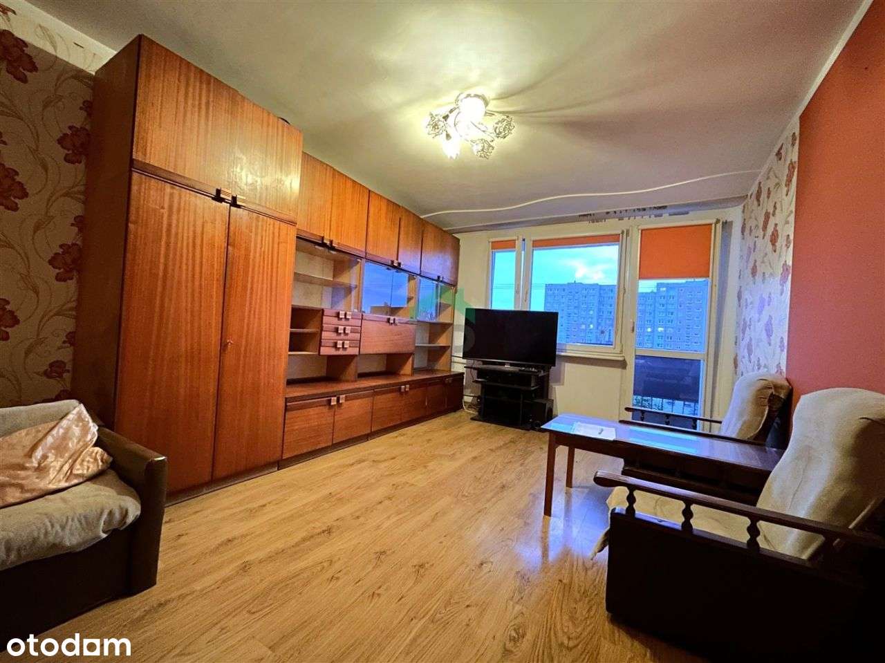 Na sprzedaż: Przestronne 2-pokojowe mieszkanie-2