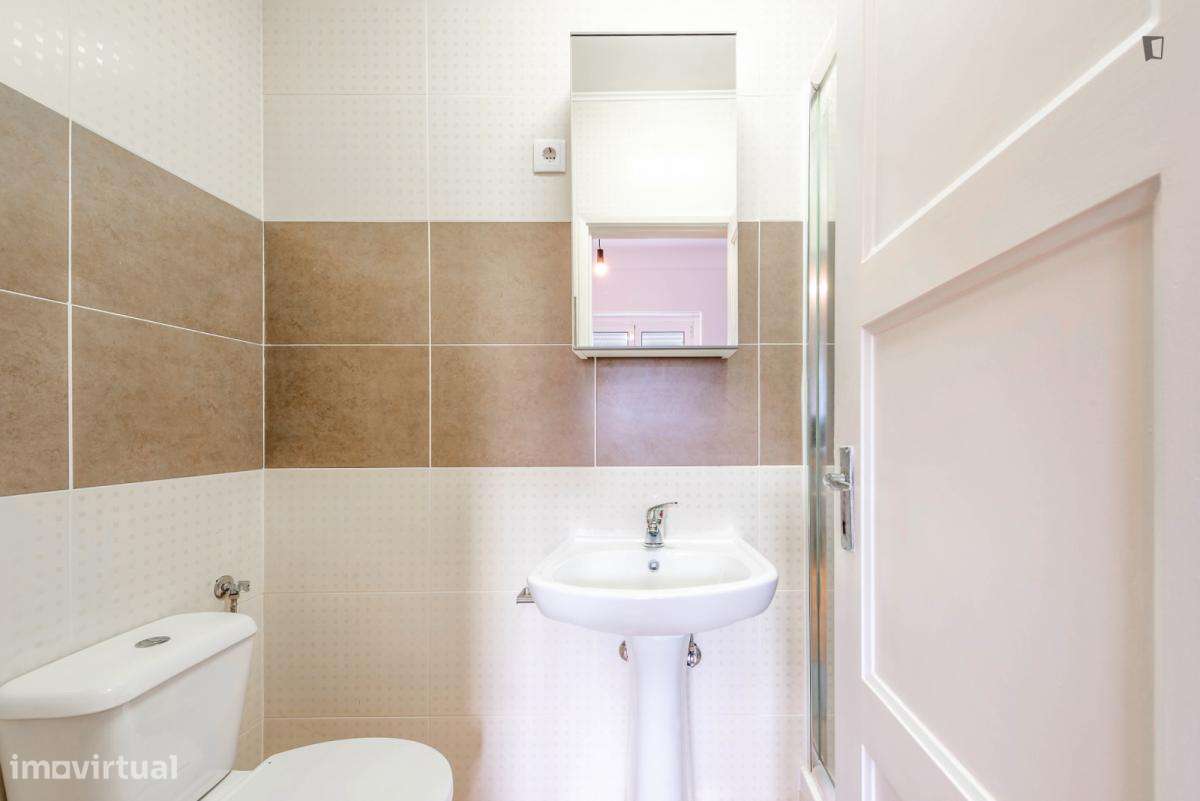 Quarto - localizado em Telheiras Lisbon - Grande imagem: 5/13