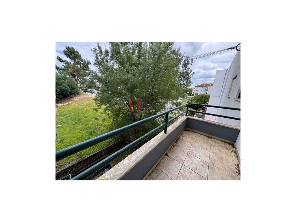 Apartamento T3 com suíte e varandas em São Silvestre, Coimbra.-26
