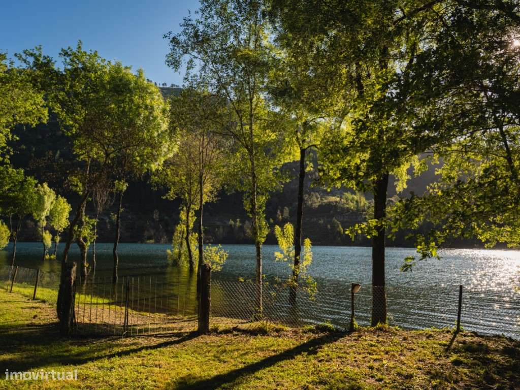 Moradia exclusiva à beira-rio no Gerês | T3 - Grande imagem: 5/37