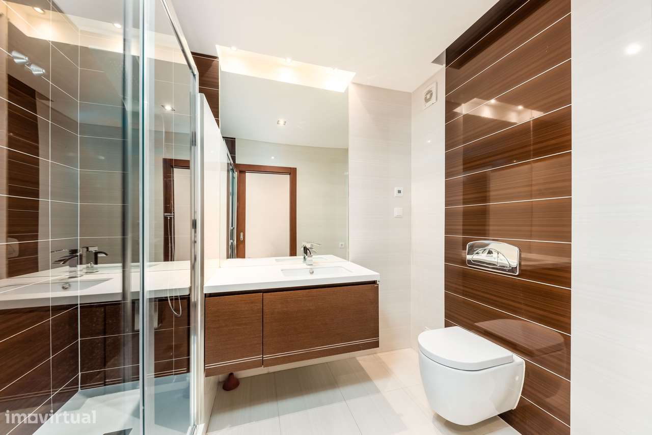 T2 | Condomínio Qta. Comendadeiras | Piscina | Varandas | Parqueamento-22