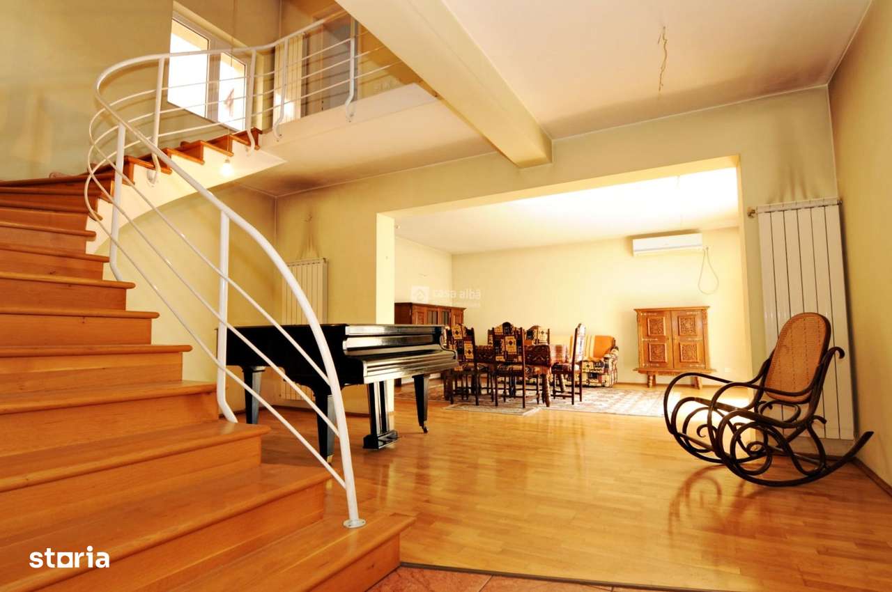 Centru, proprietate Parter + Etaj + Mansarda, disponibila imediat - Imagine principală: 3/20
