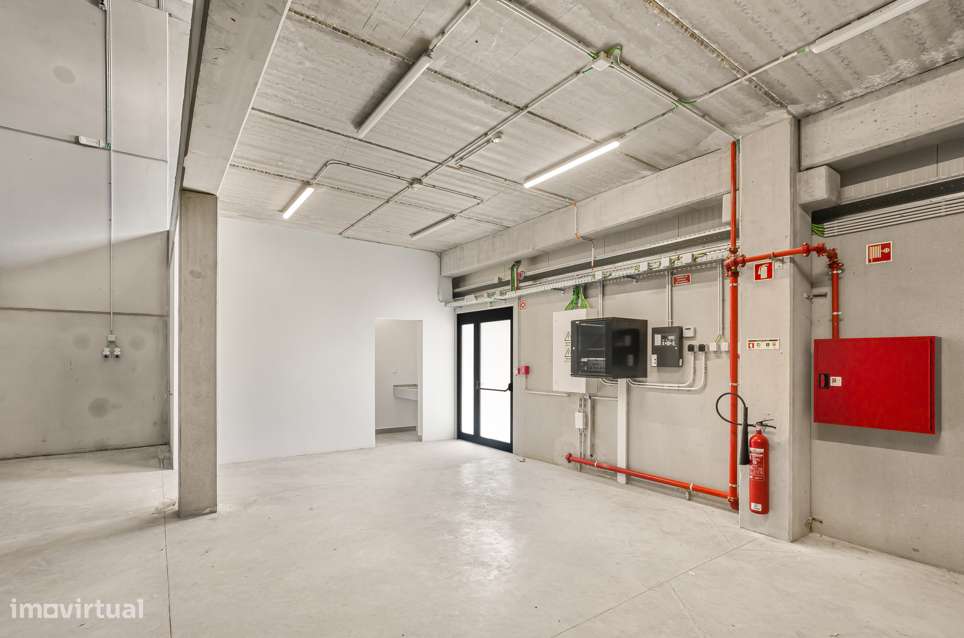 Armazém em rentabilidade à venda , Quinta de Matos-15