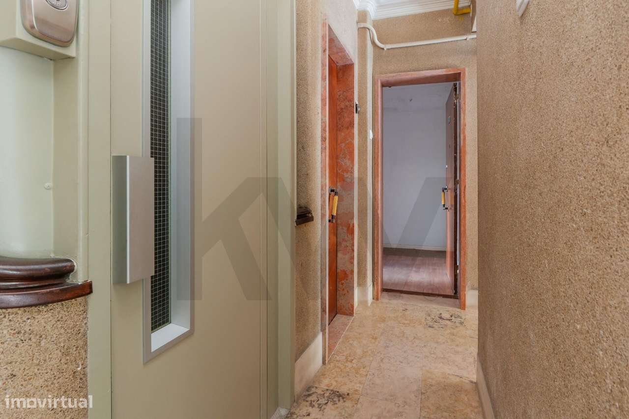 Investimento em Campo de Ourique – T2 Arrendado - Grande imagem: 2/11