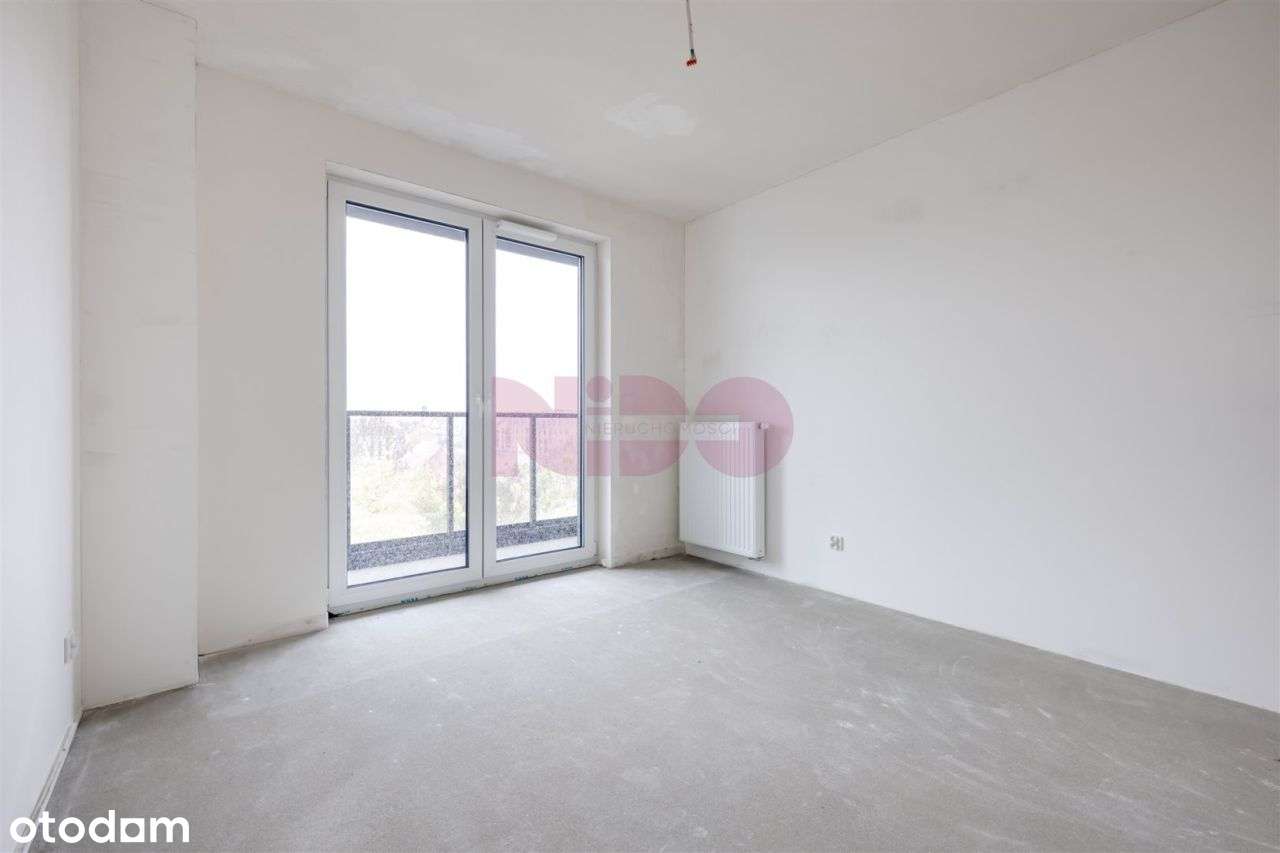 Duży balkon od strony południowej z widokiem na zieleń- blisko uczelni-11