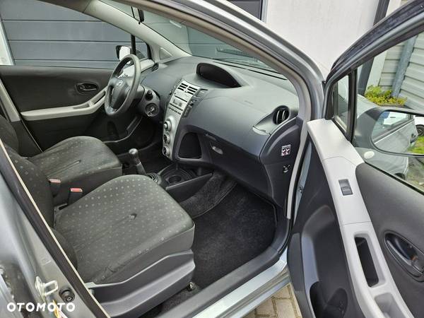 Toyota Yaris 1.3 VVT-i Luna - 26