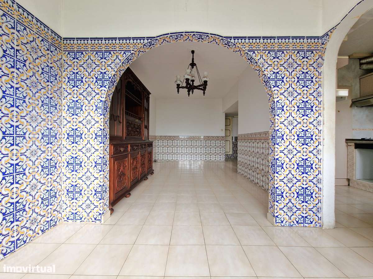 Apartamento T3 para remodelação total nos Olivais-3