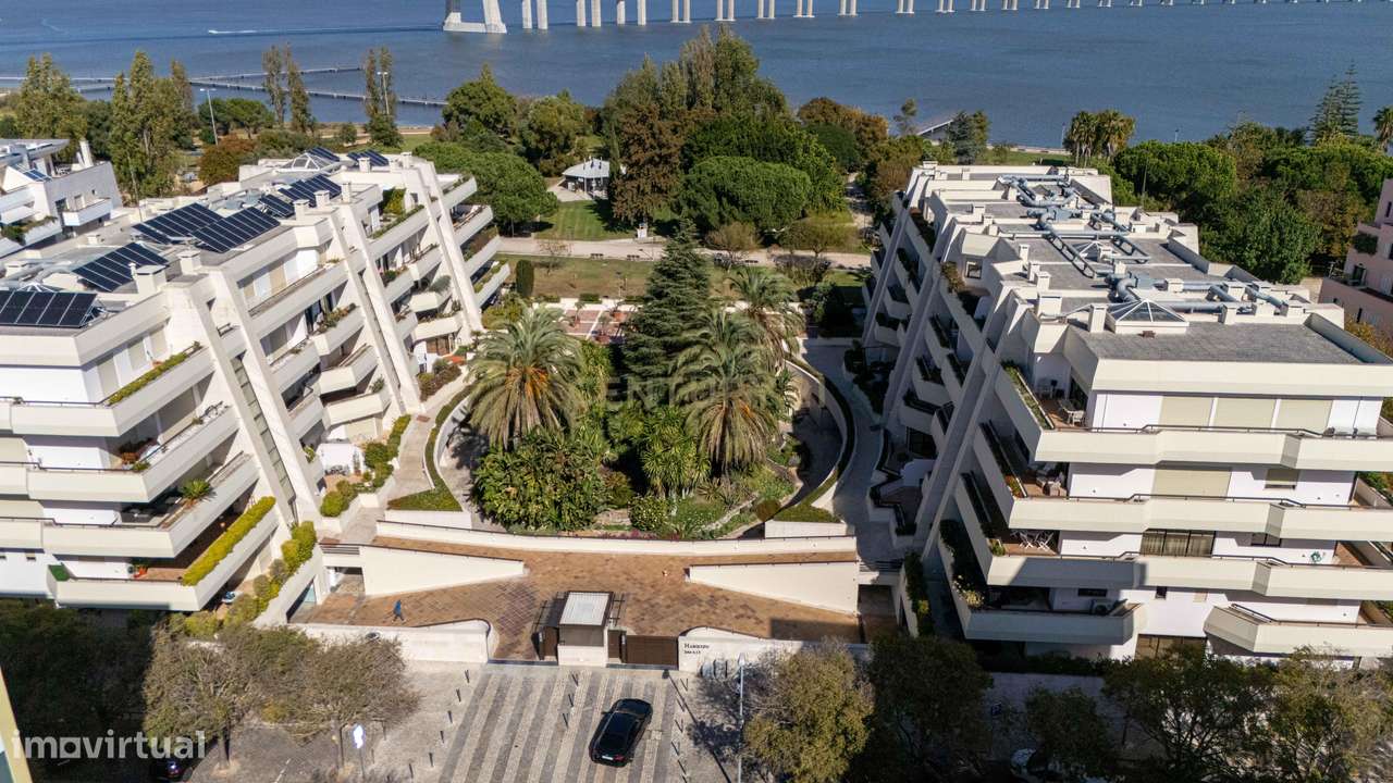 Apartamento T6 Único com Varandas Envolventes | Parque das Nações-47