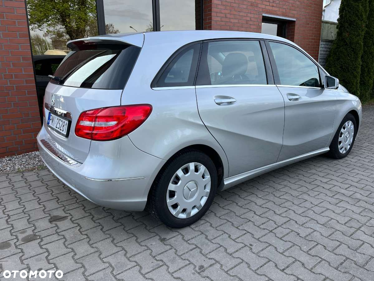 Mercedes-Benz Klasa B 180 (BlueEFFICIENCY) 7G-DCT - 4