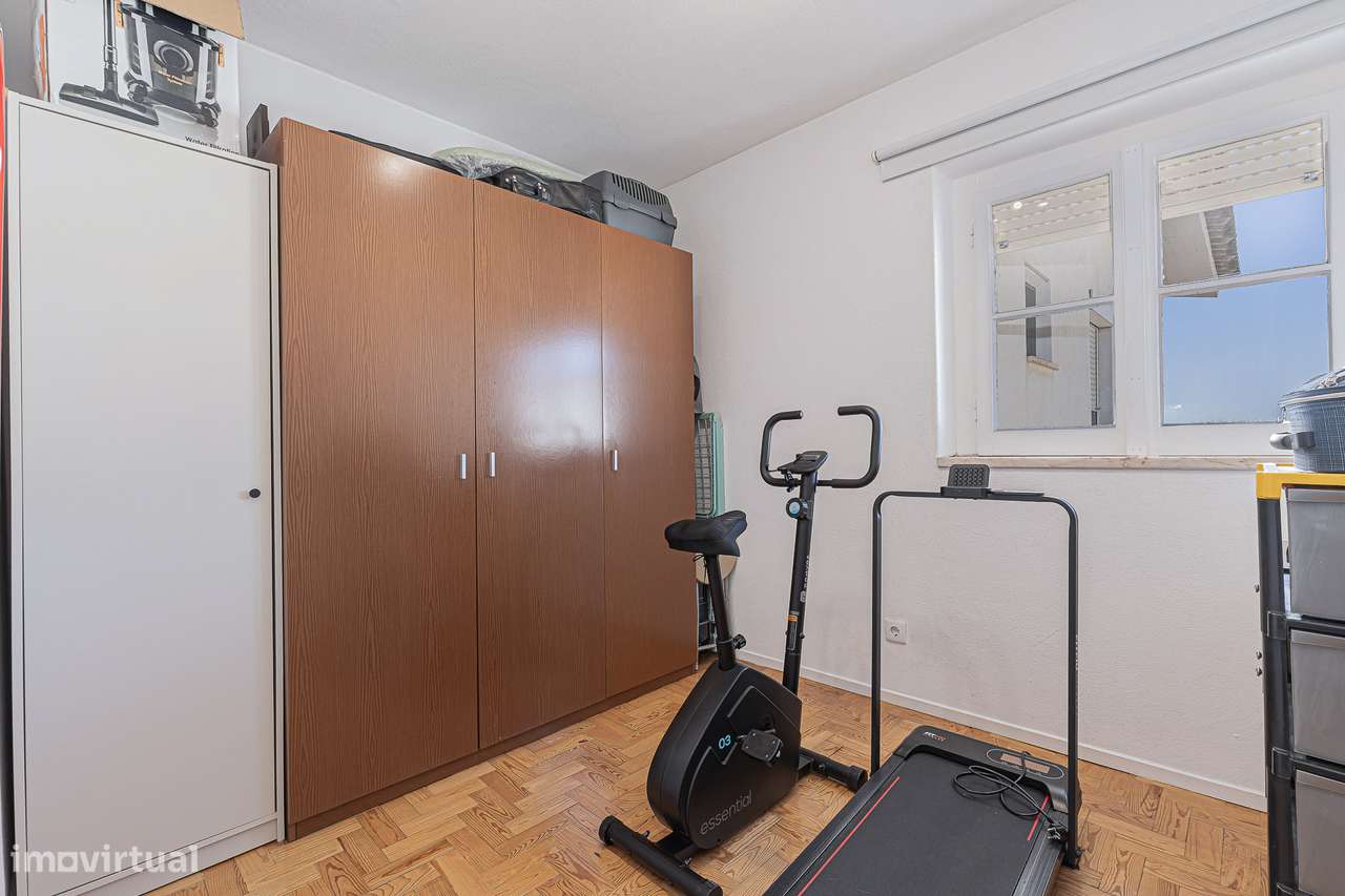 Apartamento de 4 assoalhadas no centro da Moita-26