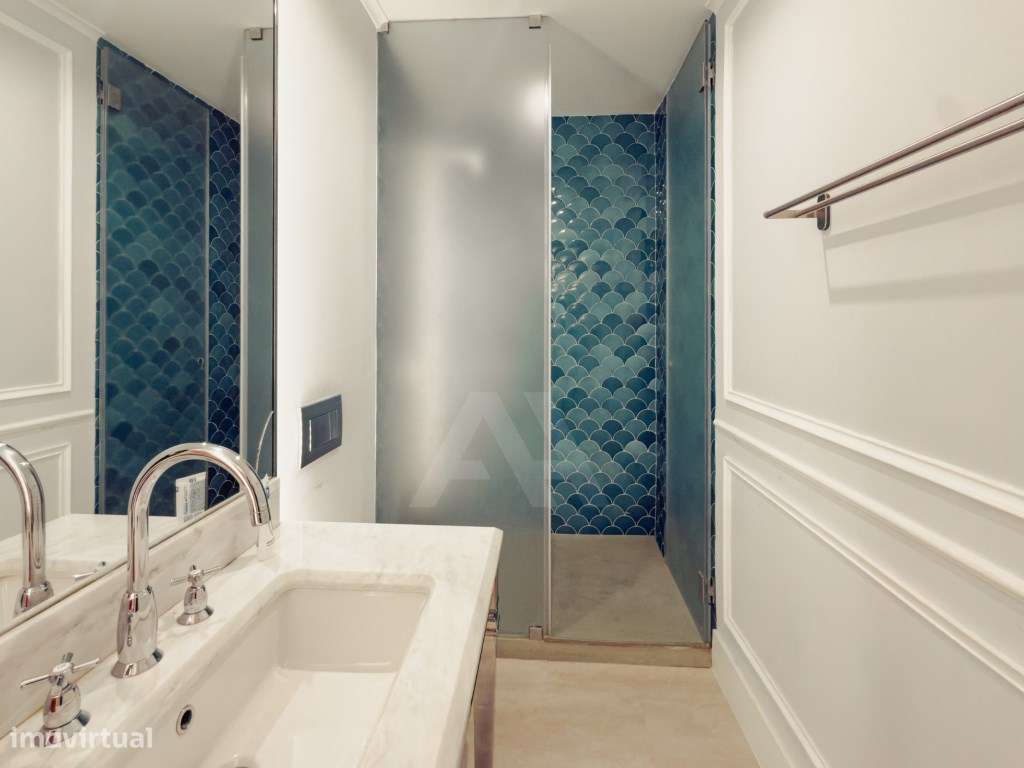 Apartamento T2 Totalmente Renovado e Mobilado em Lisboa-13