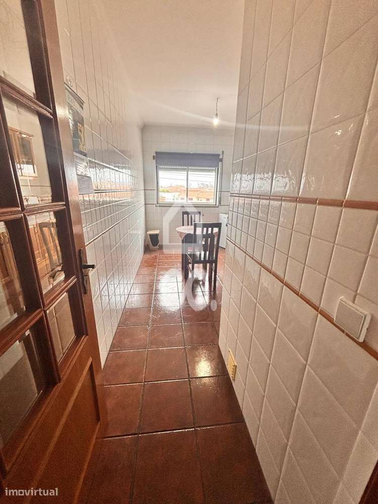 Apartamento T2, com arrecadação privativa no sotão e garagem individua-5