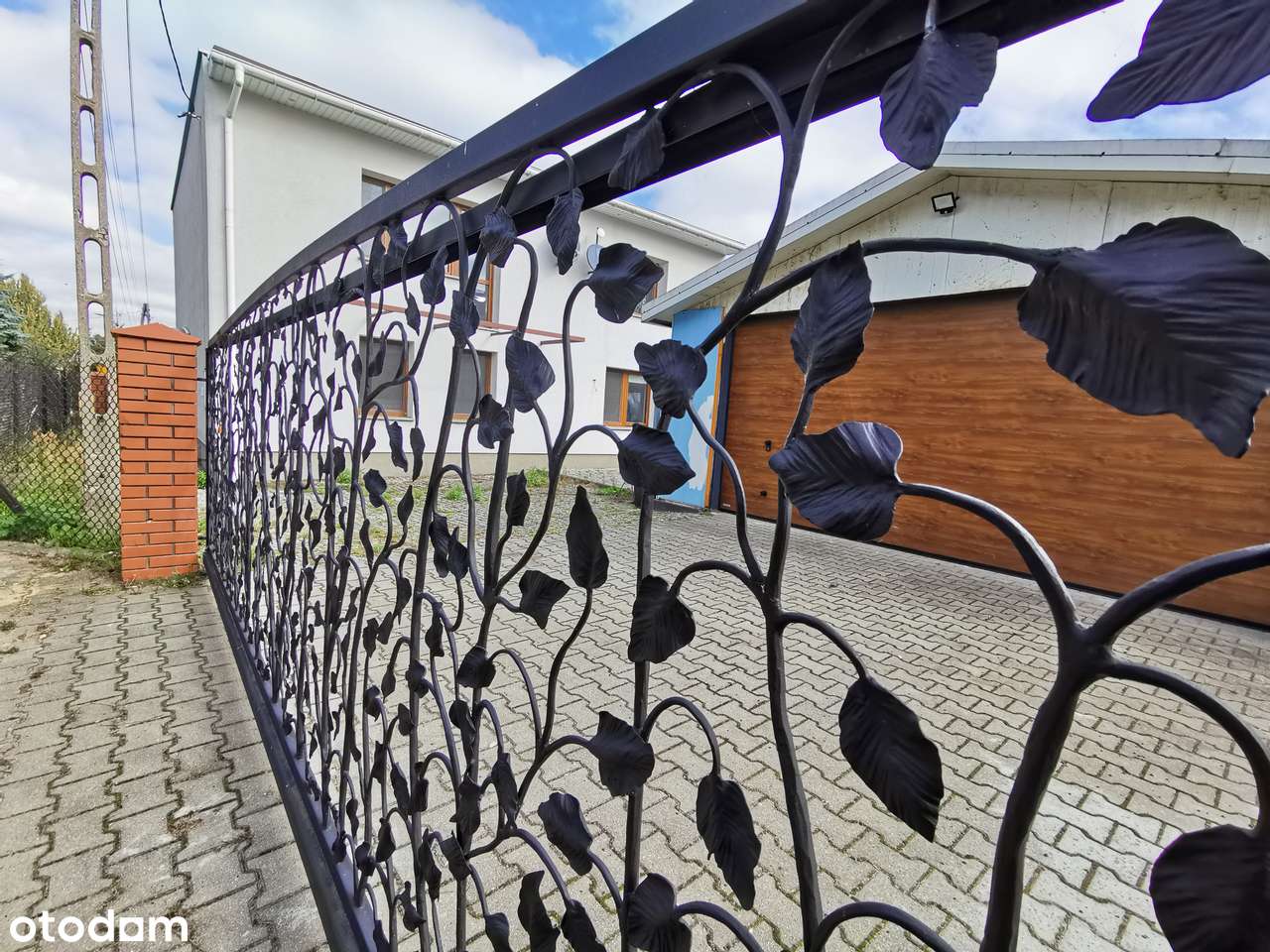 Dom z potencjałem do własnej aranżacji-5