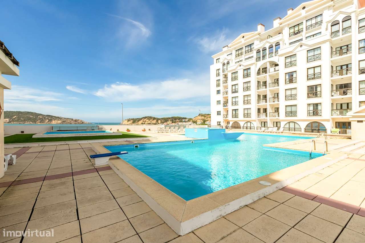 T2 na Marginal de São Martinho do Porto | Piscina com Vista Baía-16