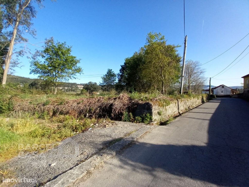 Terreno de construção em Quintiães - Barcelos