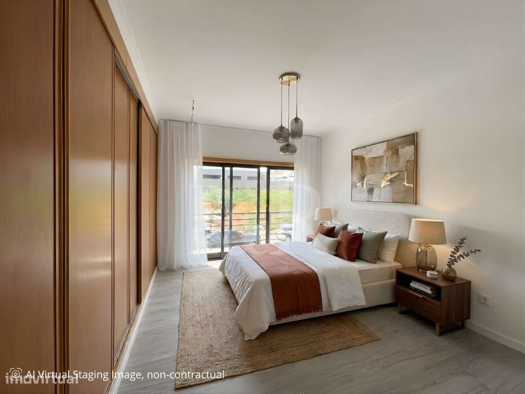 Moradia T5 com varandas, jardim e garagem no Feijó, Almada-20