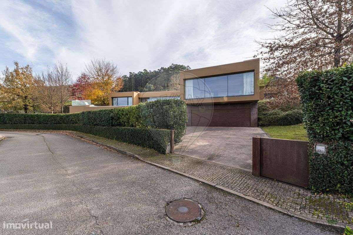 Moradia T5 para venda-10