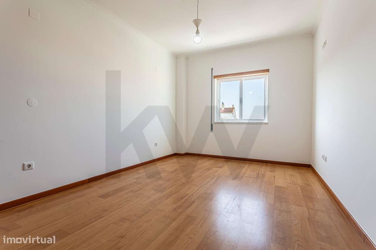 Apartamento T3 Duplex com aproveitamento superior | 5 Quartos | Garage-14
