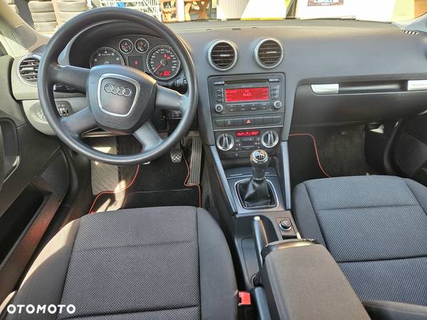 Audi A3 1.8 TFSI Sportback quattro Ambiente - 10