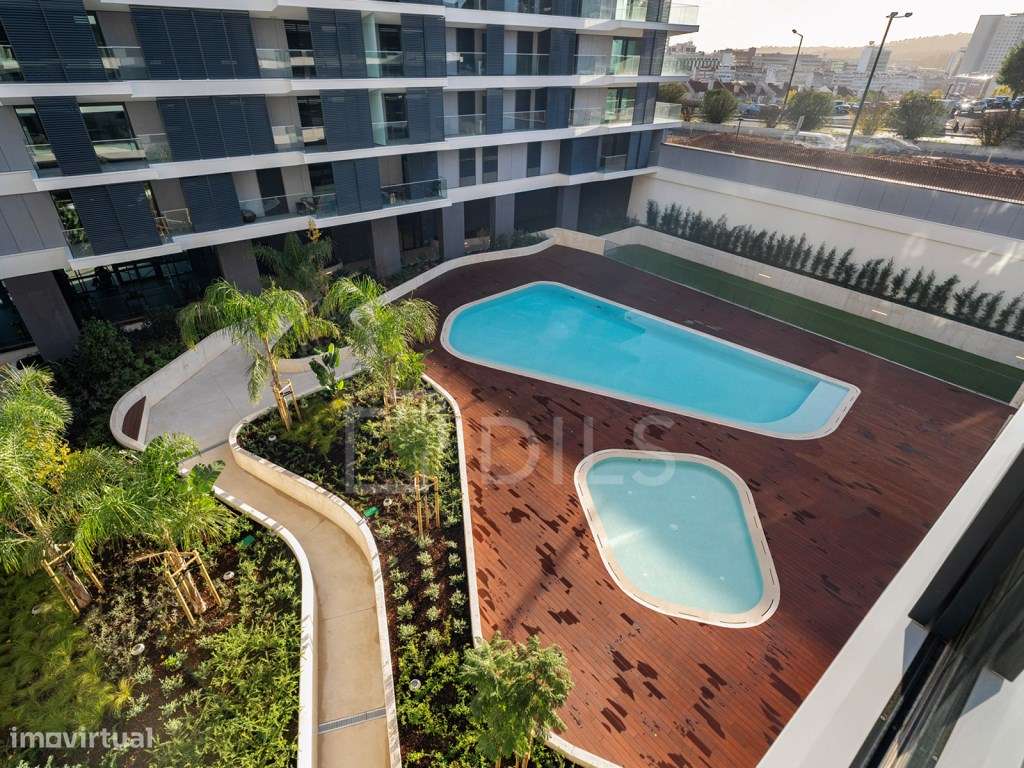 Apartamento T3 com varanda e estacionamento, na praça de Espanha, e... - Grande imagem: 4/43