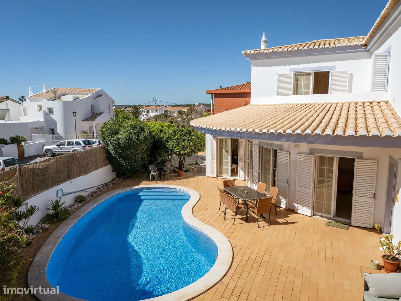 MORADIA DE 3 QUARTOS COM PISCINA E GARAGEM EM ALMADENA, PARA VENDA - Grande imagem: 3/40