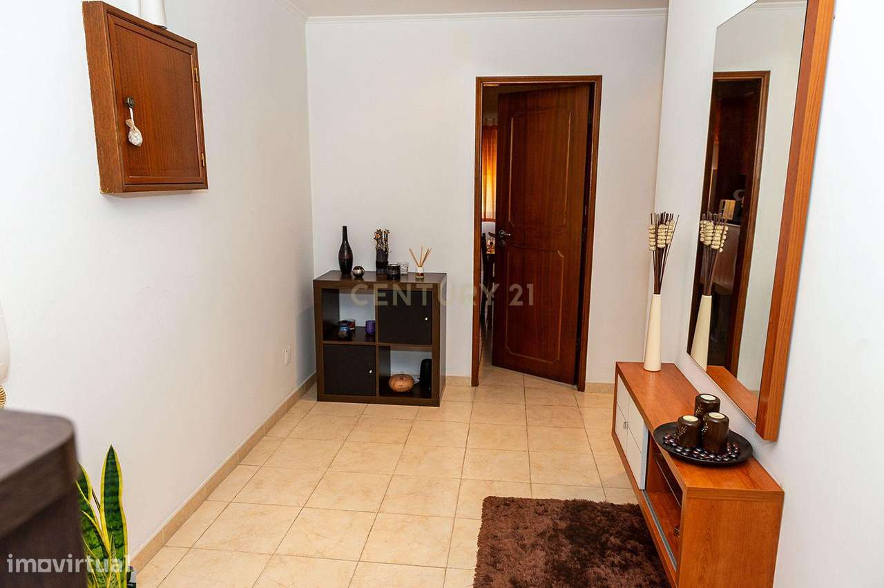 Apartamento T2 mobilado em Amora, Seixal - Oportunidade Única!-30