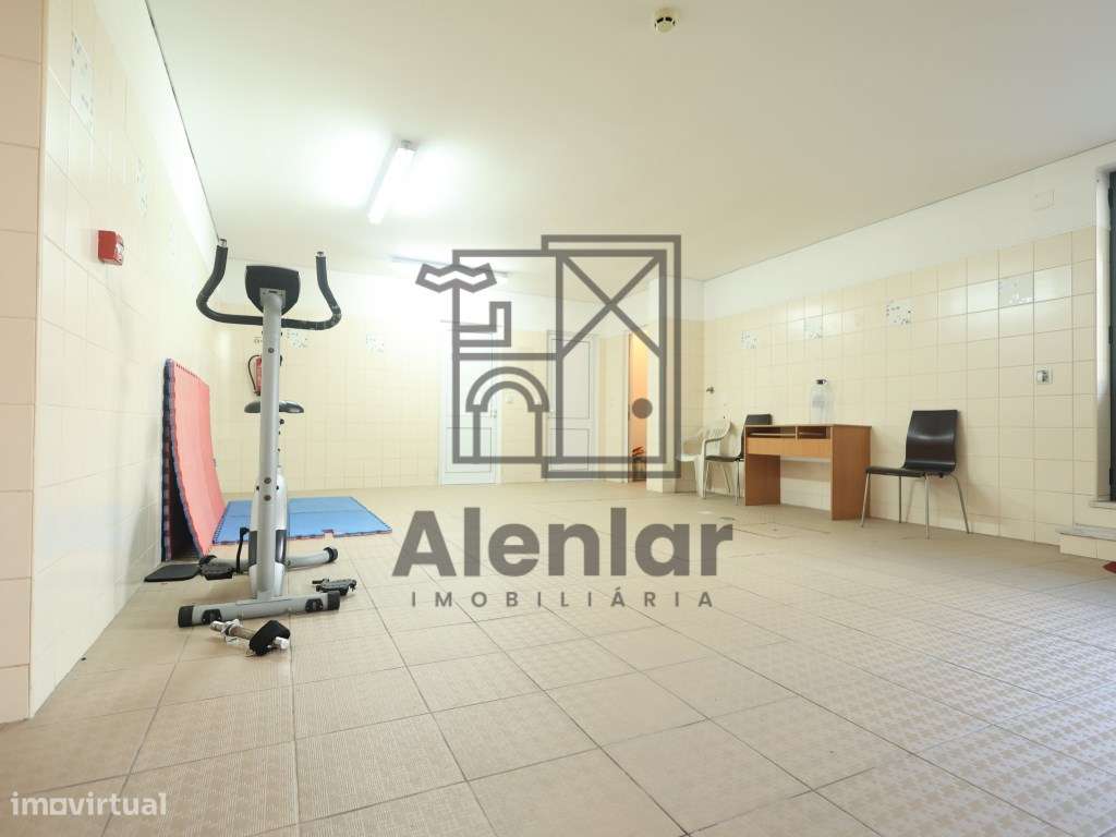 T2 no Carregado - Condominio Fechado-29
