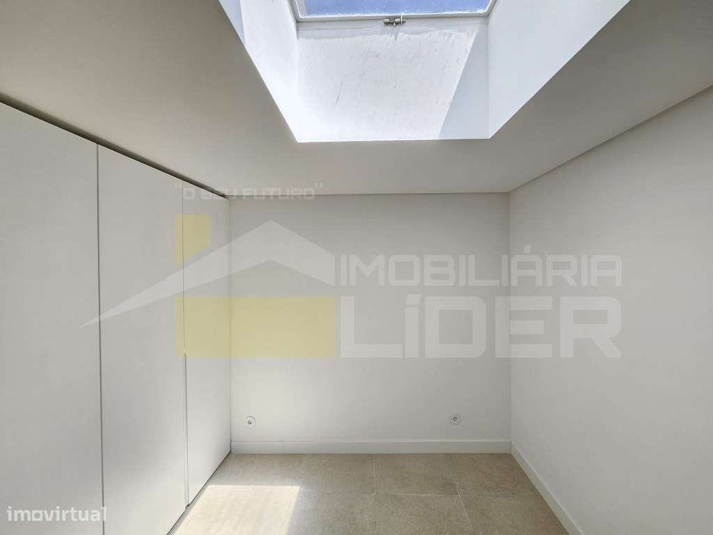 OFERECEMOS a escritura.
Moradia T3 no Zambujal - Longo da Vila - M...-16