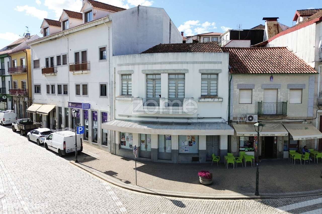 Prédio urbano , Murça - Grande imagem: 2/17