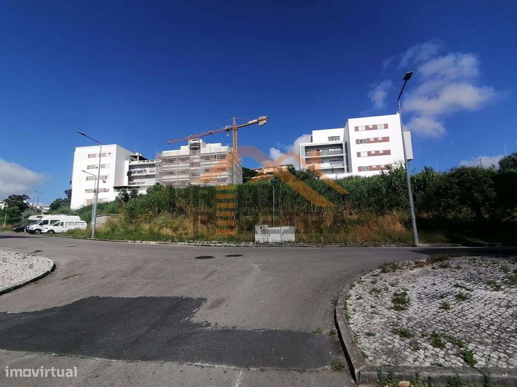 T2 com parqueamento, situado na Quinta dos Fartos, Apelação. - Grande imagem: 5/32