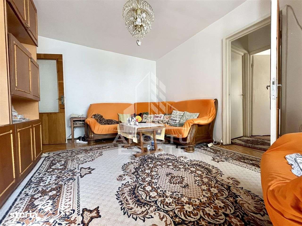 Apartament cu 3 camere, etaj intermediar, zona Sagului - Imagine principală: 2/5