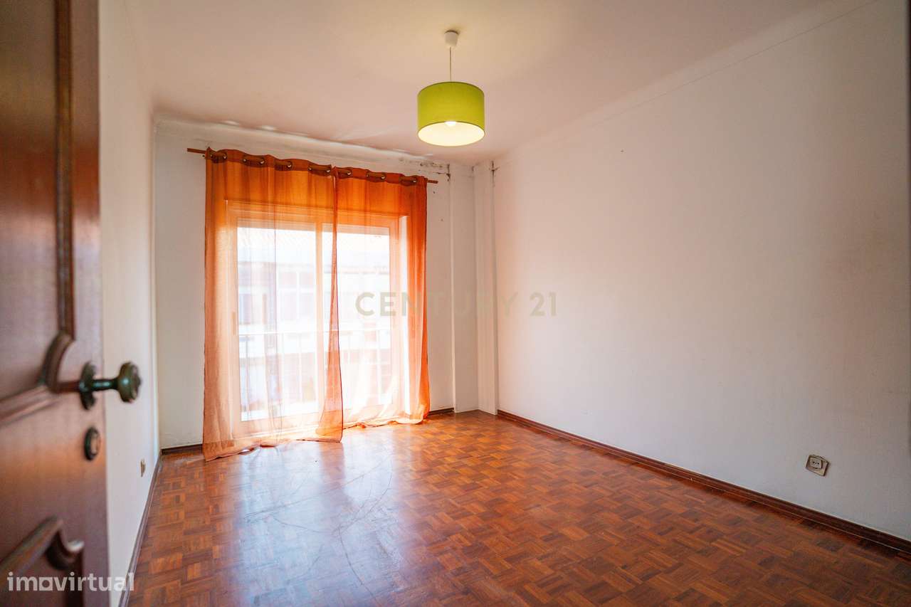 APARTAMENTO T2+2 | ZONA CENTRO | CALDAS DA RAINHA-15