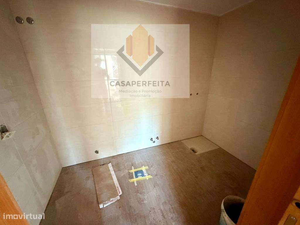Apartamento T2 NOVO de 2 Frentes com 131m2, Varanda e Lugar de Gara...-21