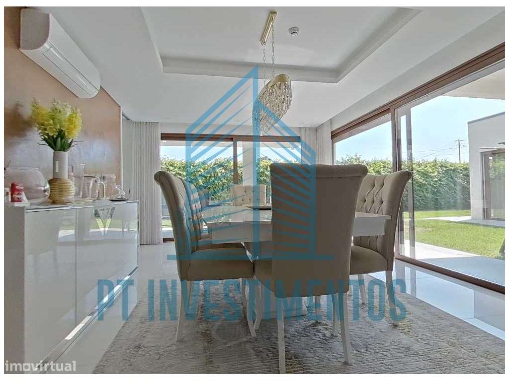 Moradia semi-nova T5+1 em Santa Joana - Aveiro-16