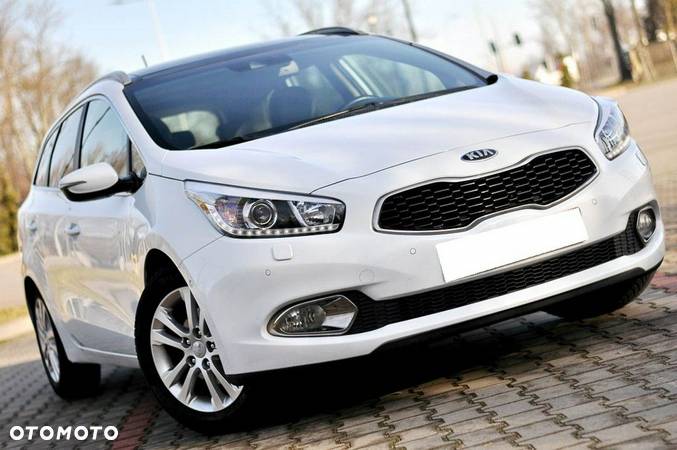 Kia Ceed - 40