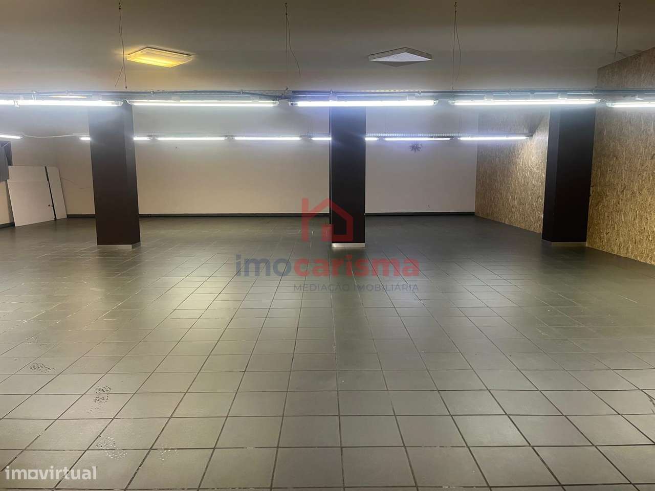 Armazém para Arrendamento em Lordelo, Guimarães – 200 m² - Grande imagem: 5/11