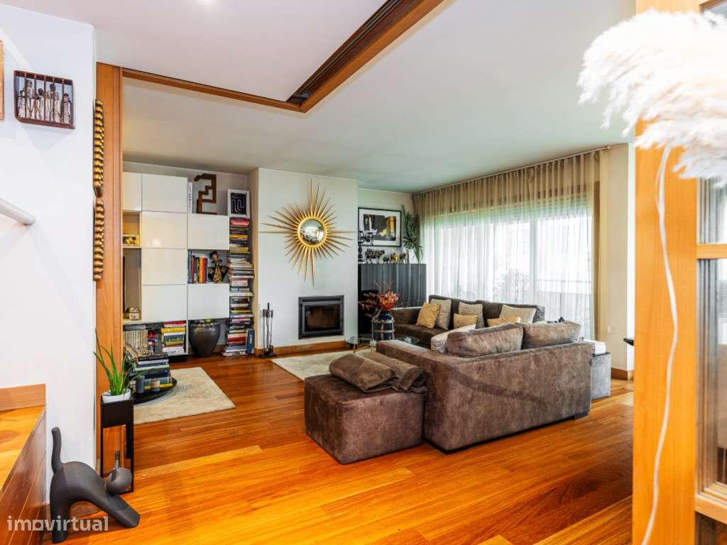 Duplex T3 inserido em condomínio fechado de luxo-0