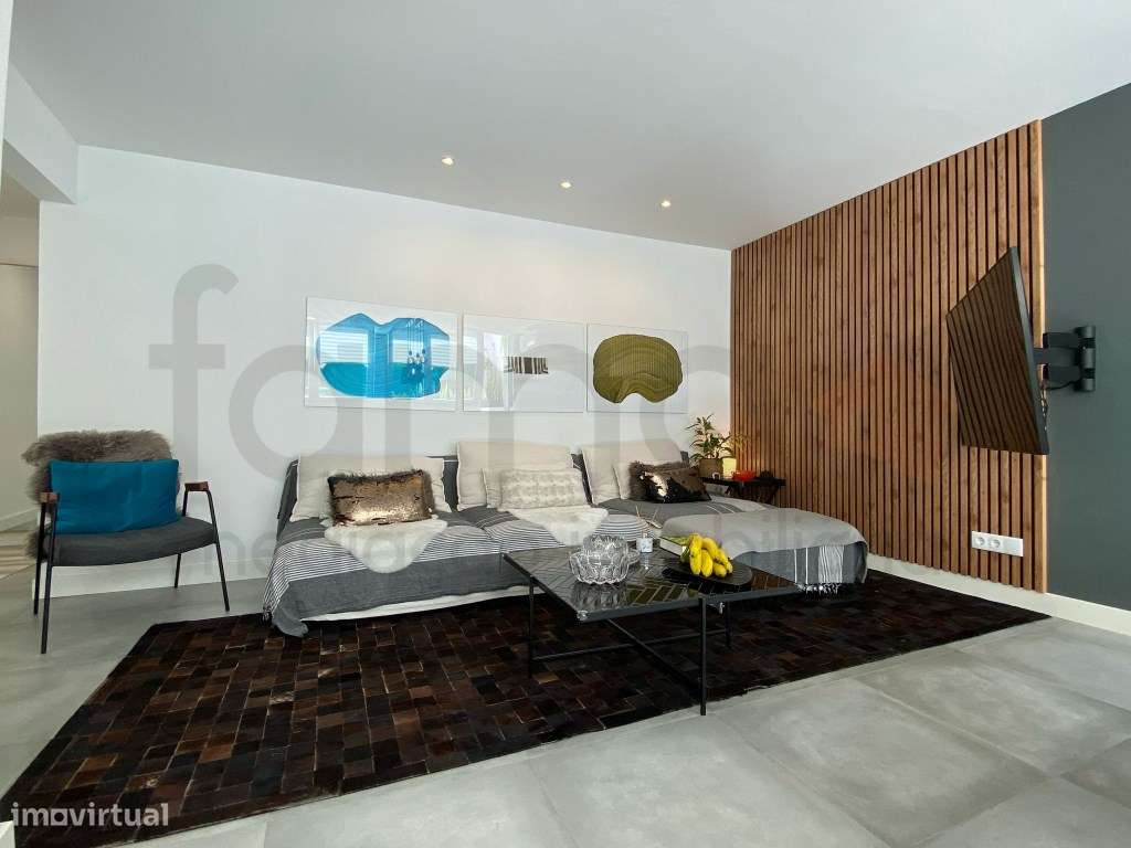 T2 Remodelado Com Terraço Alto da Parede-8