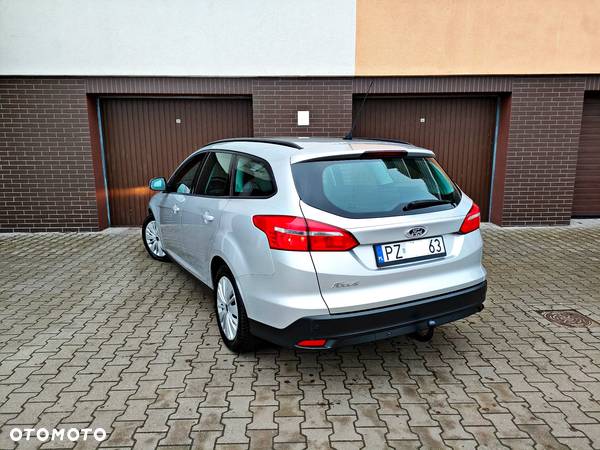 Ford Focus 1.6 TDCi DPF SYNC Edition - 6