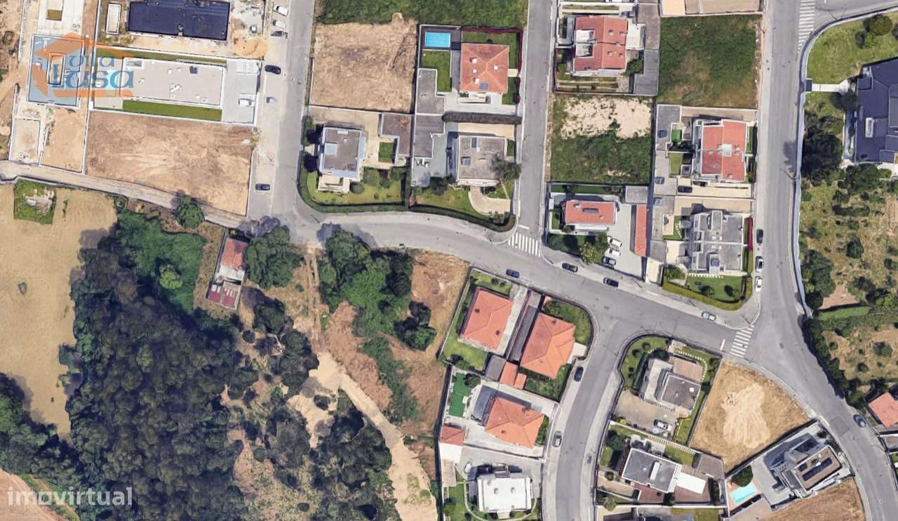 Terreno Urbano Perosinho com 400 m² para Construção de Moradia de 3... - Grande imagem: 1/6