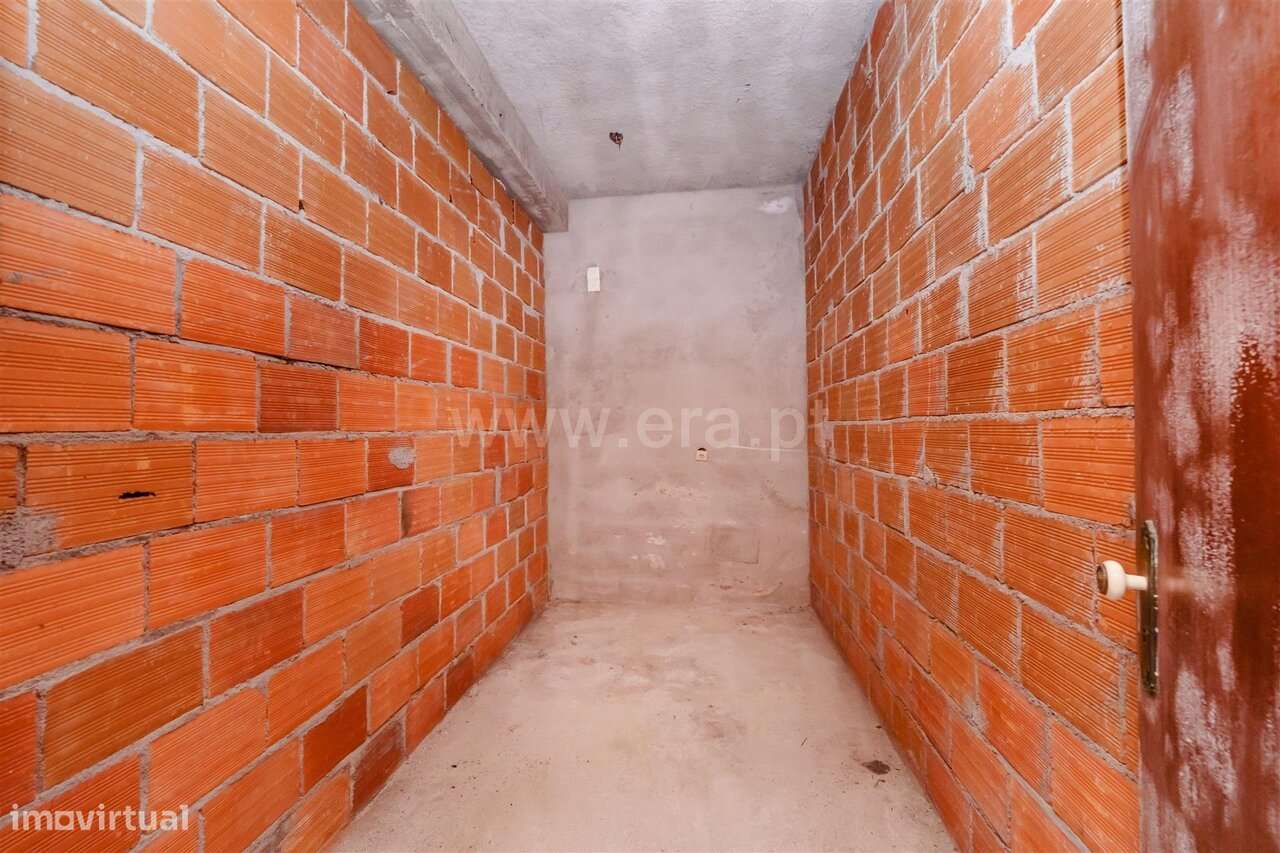 Moradia Isolada T3 / Seia, Torrozelo-11