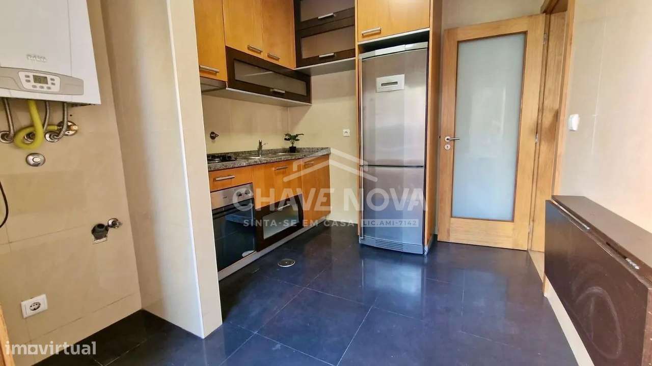 Apartamento T2 | Vila Nova de Gaia | Lugar de Garagem e Varanda-7