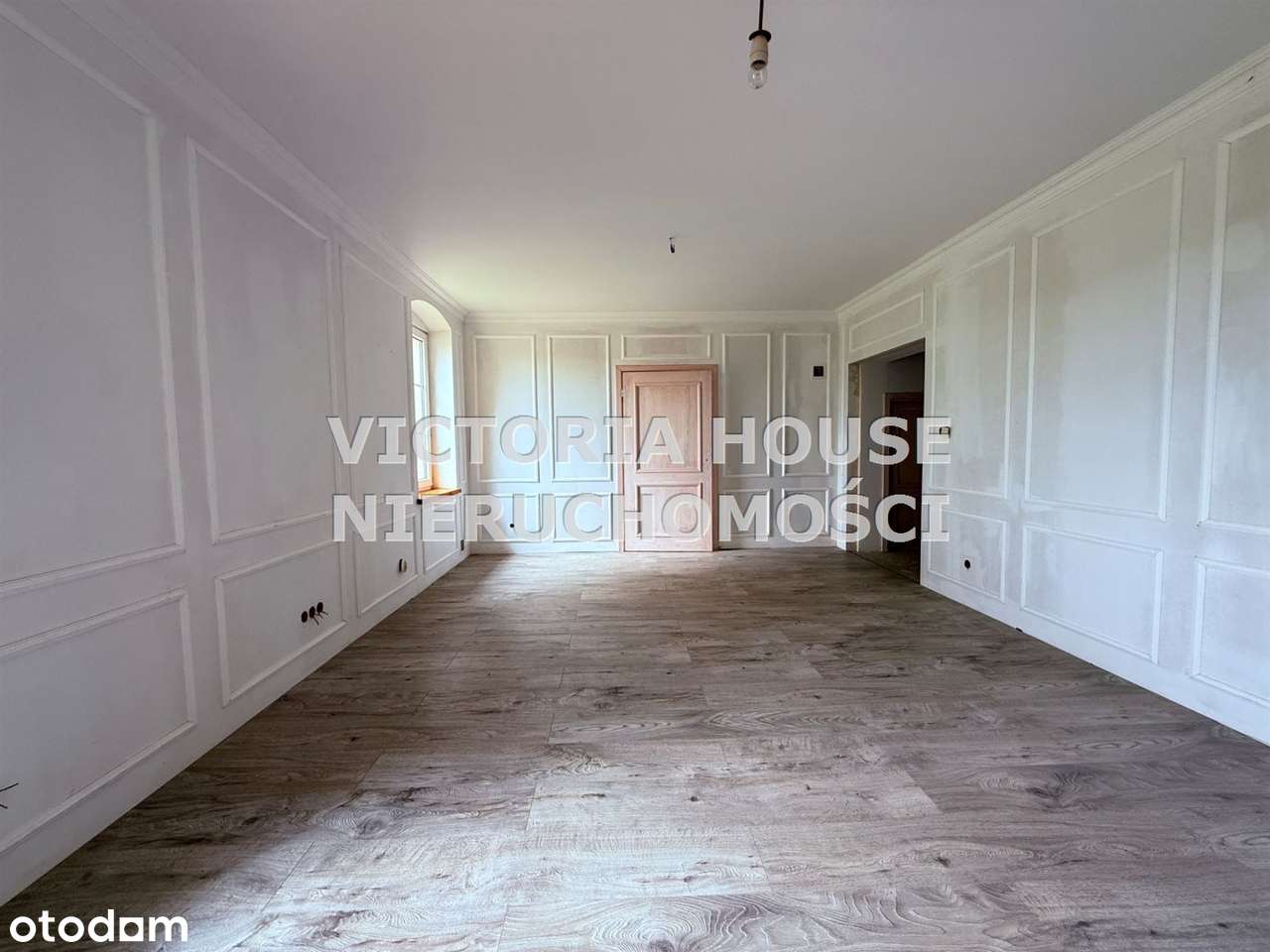 Wyjątkowa Nieruchomość Blisko Jeziora! Okazja!-14