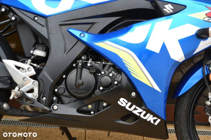 Suzuki GSX-R - 10