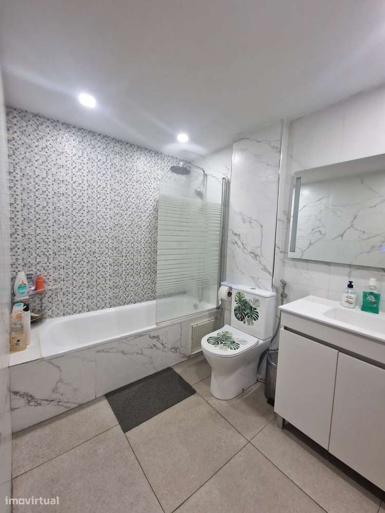 Apartamento de 4 assoalhadas inserido em prédio com elevador - Grande imagem: 5/7