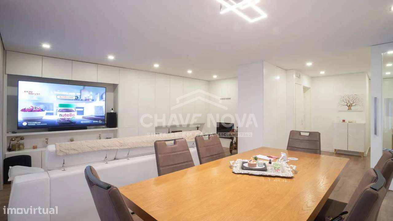Apartamento T3 Renovado em São João da Madeira-1
