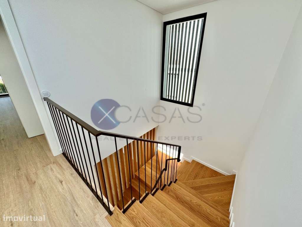 Moradia T3, nova a estrear, situada em Murches.-19