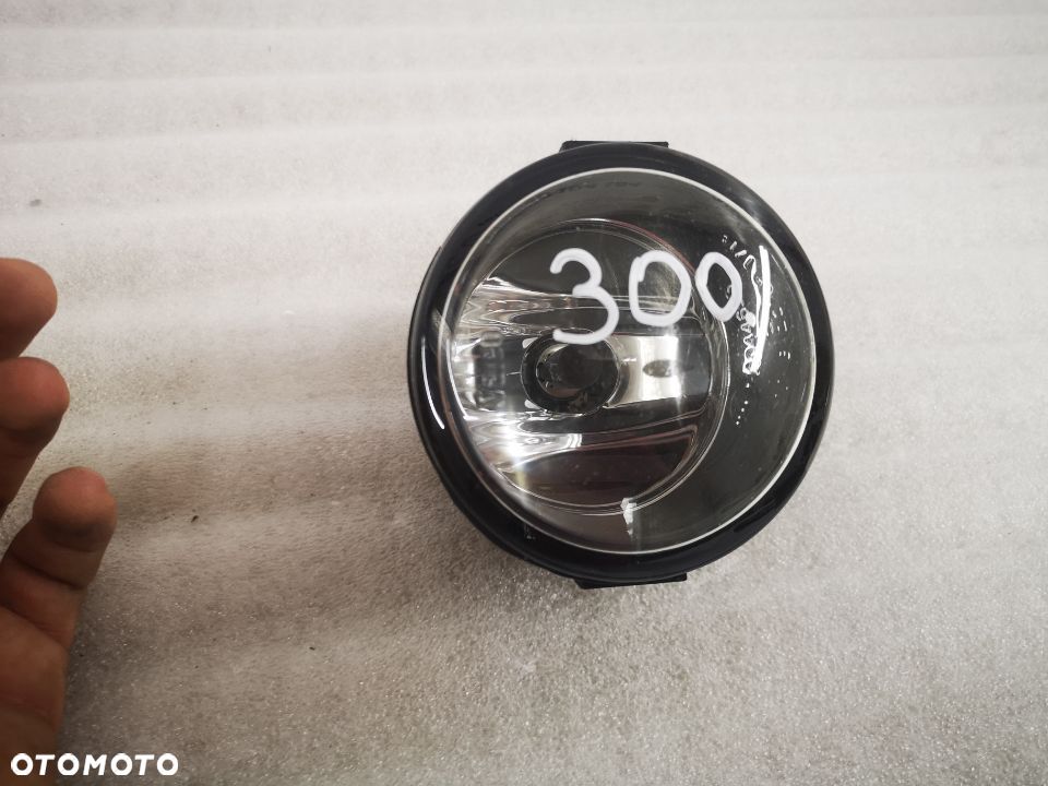 PEUGEOT 4007 , MITSUBISHI OUTLANDER II 07-12 CITROEN C-CROSSER PRAWY HALOGEN NR AUKCJI HAL300 - 1